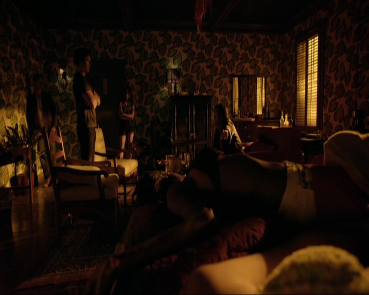 VampireDiariesWorld-dot-nl_7x03AgeOfInnocence0923.jpg