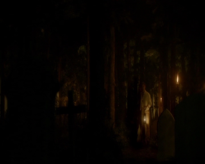 VampireDiariesWorld-dot-nl_7x03AgeOfInnocence0984.jpg