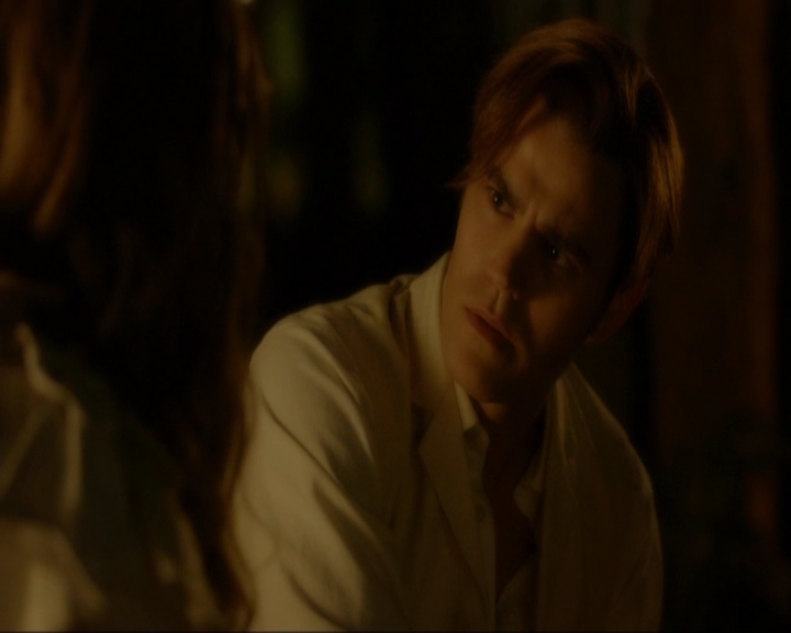 VampireDiariesWorld-dot-nl_7x03AgeOfInnocence1070.jpg