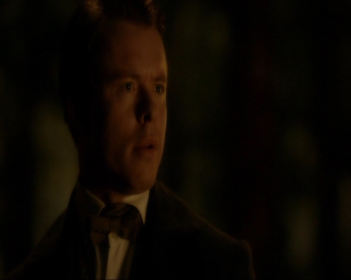 VampireDiariesWorld-dot-nl_7x03AgeOfInnocence1112.jpg