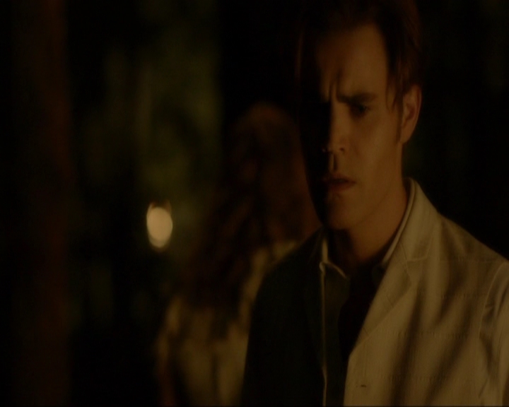 VampireDiariesWorld-dot-nl_7x03AgeOfInnocence1129.jpg