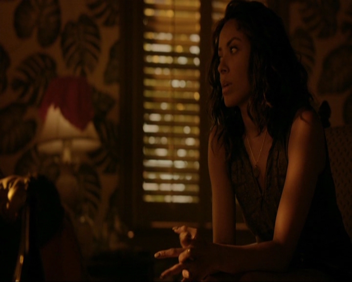 VampireDiariesWorld-dot-nl_7x03AgeOfInnocence1174.jpg