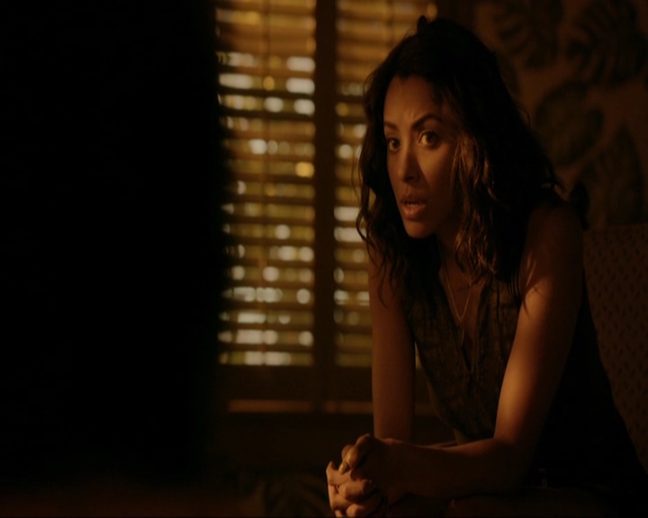 VampireDiariesWorld-dot-nl_7x03AgeOfInnocence1220.jpg