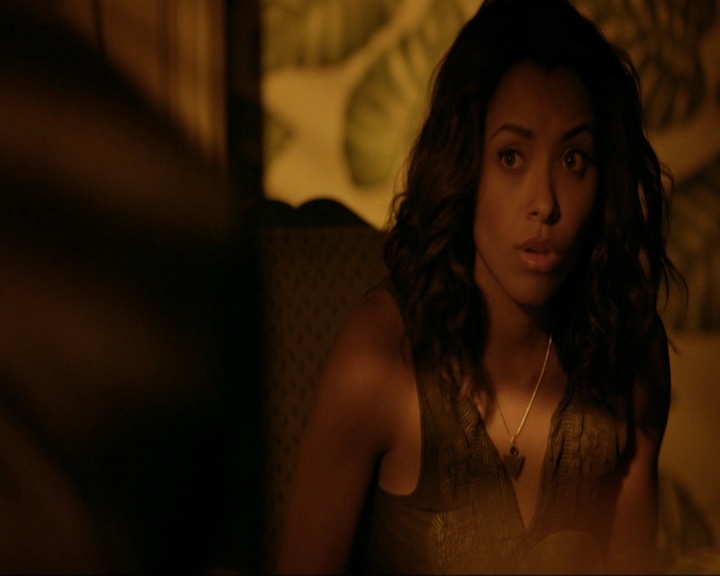 VampireDiariesWorld-dot-nl_7x03AgeOfInnocence1236.jpg