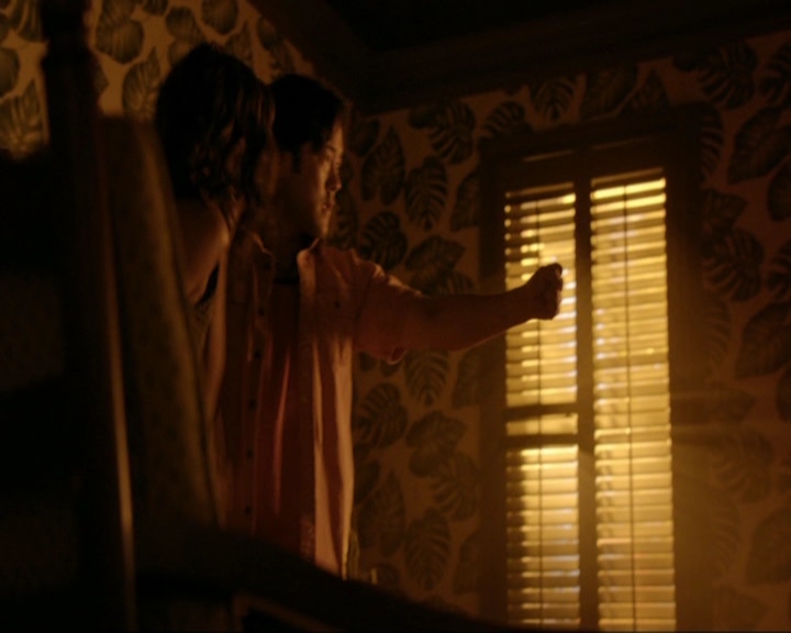 VampireDiariesWorld-dot-nl_7x03AgeOfInnocence1273.jpg