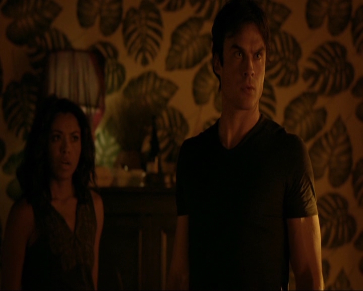 VampireDiariesWorld-dot-nl_7x03AgeOfInnocence1294.jpg