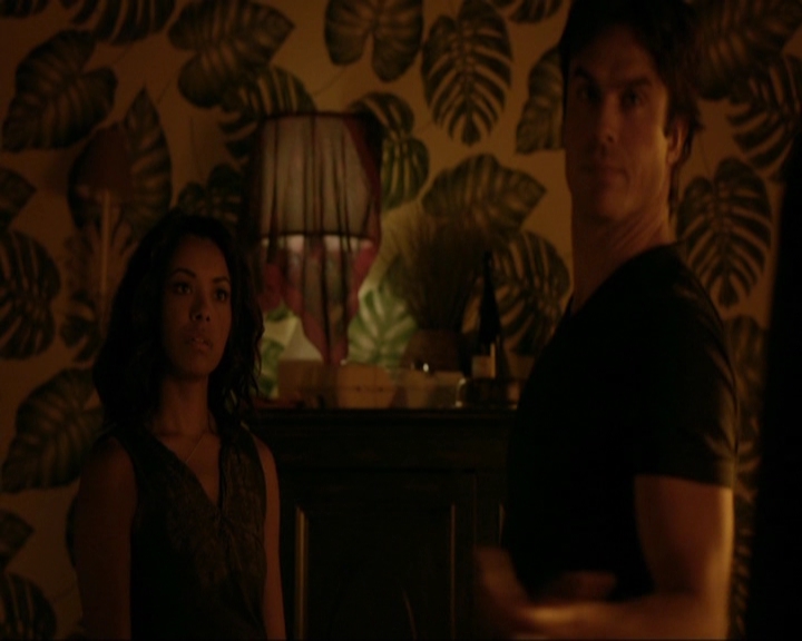 VampireDiariesWorld-dot-nl_7x03AgeOfInnocence1300.jpg