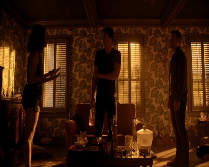 VampireDiariesWorld-dot-nl_7x03AgeOfInnocence1308.jpg