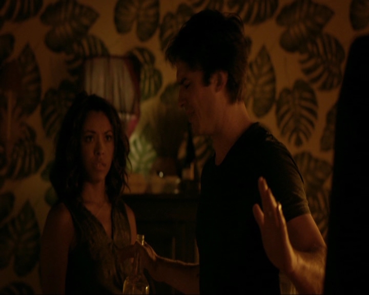 VampireDiariesWorld-dot-nl_7x03AgeOfInnocence1311.jpg