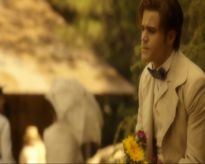 VampireDiariesWorld-dot-nl_7x03AgeOfInnocence1416.jpg