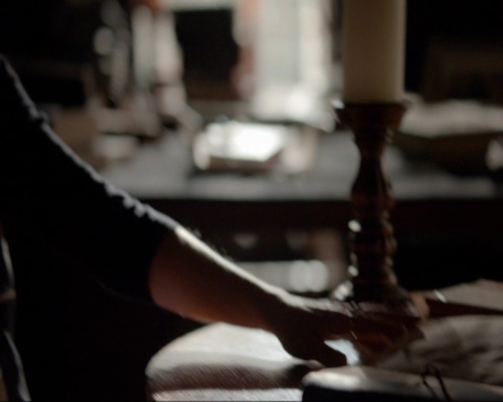 VampireDiariesWorld-dot-nl_7x03AgeOfInnocence1462.jpg