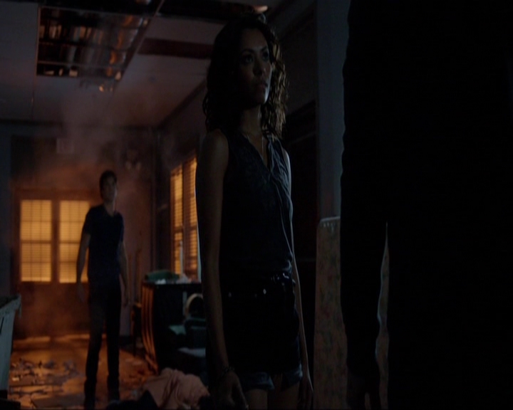 VampireDiariesWorld-dot-nl_7x03AgeOfInnocence1636.jpg