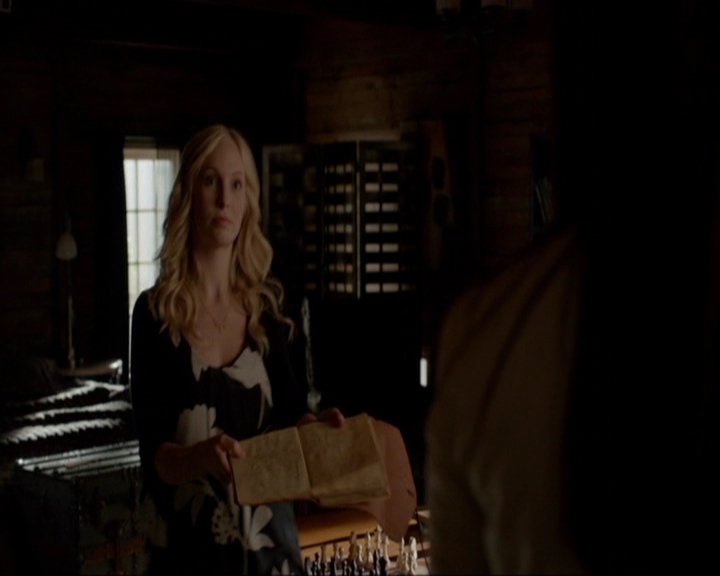 VampireDiariesWorld-dot-nl_7x03AgeOfInnocence1697.jpg