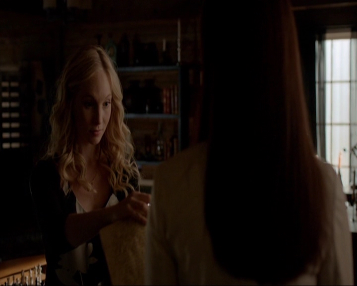 VampireDiariesWorld-dot-nl_7x03AgeOfInnocence1700.jpg