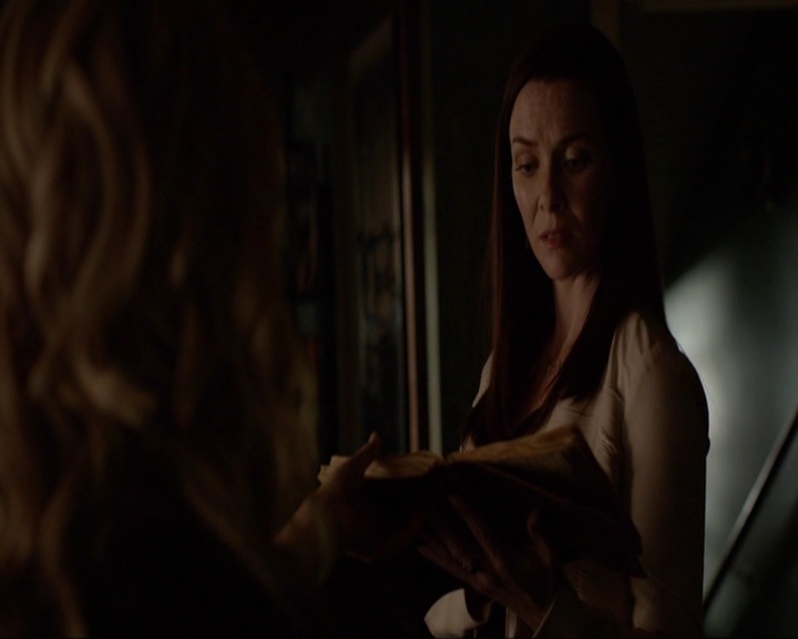 VampireDiariesWorld-dot-nl_7x03AgeOfInnocence1702.jpg