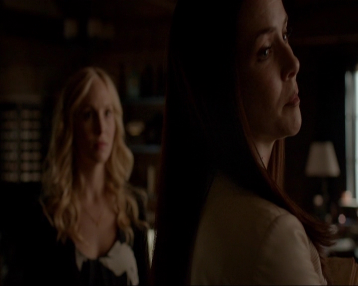 VampireDiariesWorld-dot-nl_7x03AgeOfInnocence1717.jpg