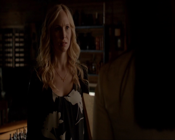 VampireDiariesWorld-dot-nl_7x03AgeOfInnocence1732.jpg