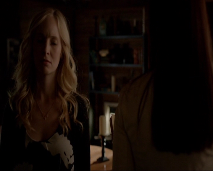 VampireDiariesWorld-dot-nl_7x03AgeOfInnocence1734.jpg