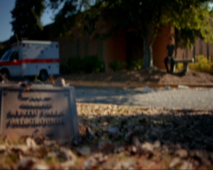 VampireDiariesWorld-dot-nl_7x03AgeOfInnocence1754.jpg