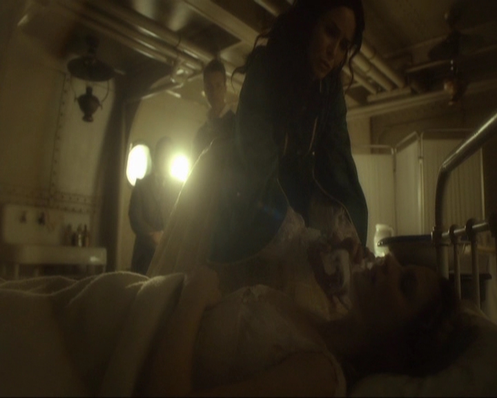 VampireDiariesWorld-dot-nl_7x03AgeOfInnocence1826.jpg