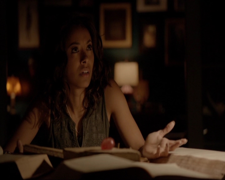 VampireDiariesWorld-dot-nl_7x03AgeOfInnocence1922.jpg