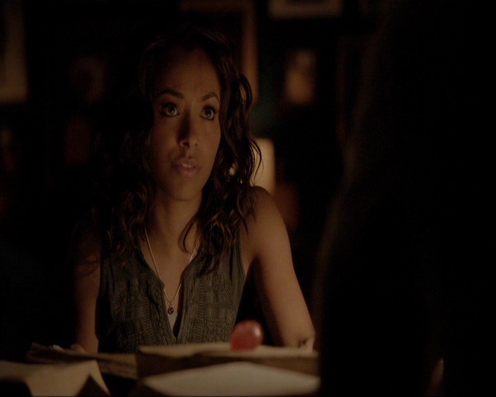 VampireDiariesWorld-dot-nl_7x03AgeOfInnocence1944.jpg