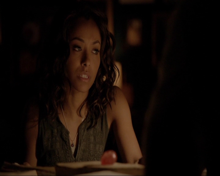 VampireDiariesWorld-dot-nl_7x03AgeOfInnocence1949.jpg