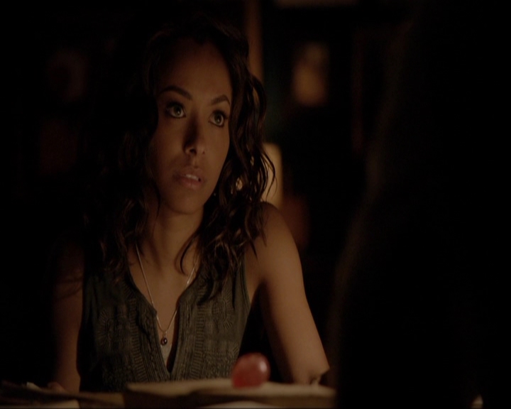 VampireDiariesWorld-dot-nl_7x03AgeOfInnocence1950.jpg