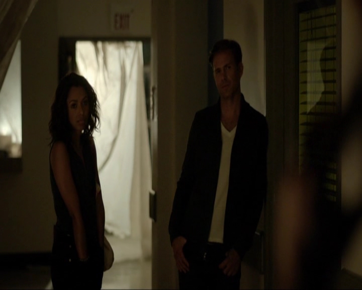 VampireDiariesWorld-dot-nl_7x03AgeOfInnocence2059.jpg