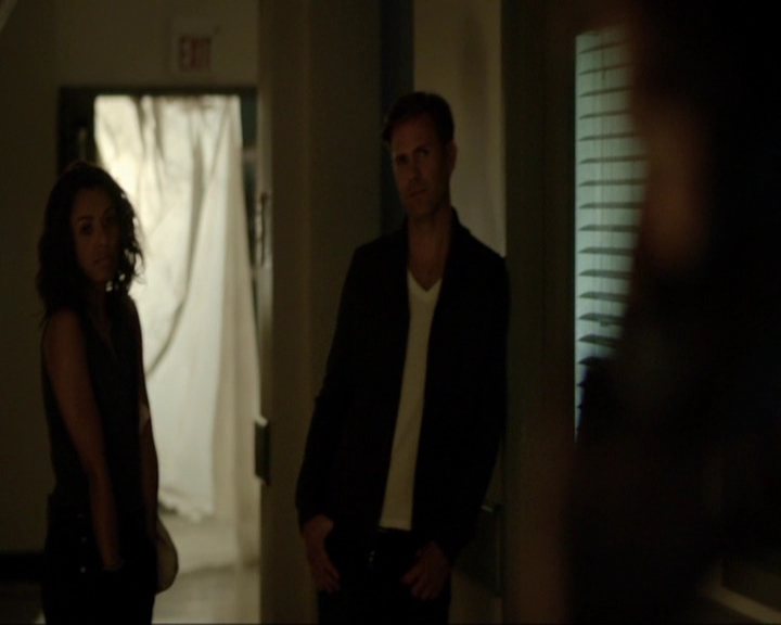 VampireDiariesWorld-dot-nl_7x03AgeOfInnocence2060.jpg