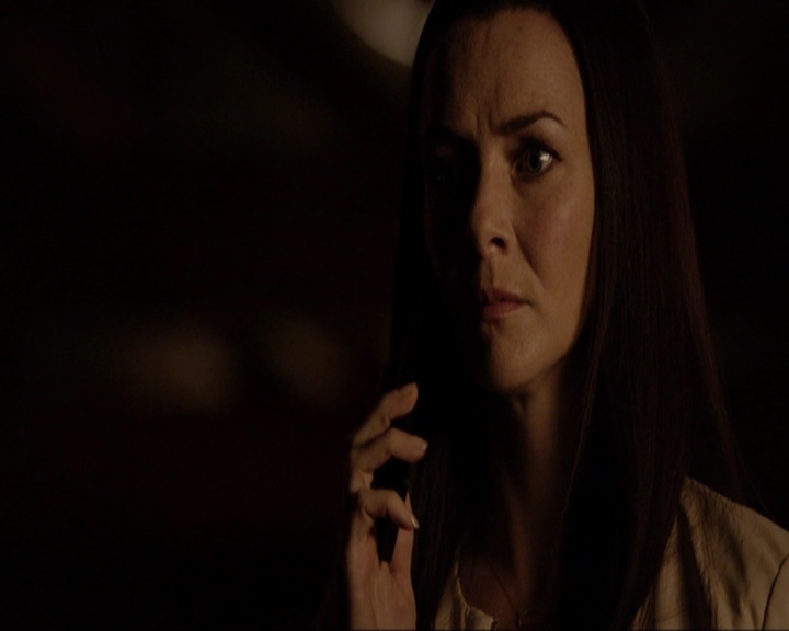 VampireDiariesWorld-dot-nl_7x03AgeOfInnocence2070.jpg