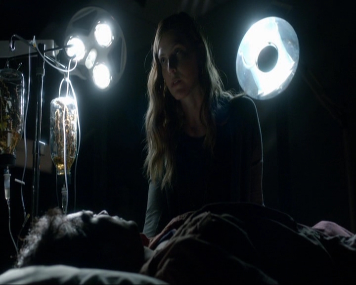 VampireDiariesWorld-dot-nl_7x03AgeOfInnocence2242.jpg