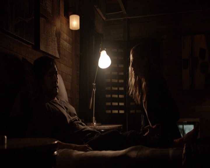 VampireDiariesWorld-dot-nl_7x04ICarryYourHeartWithMe-deletedscenes0020.jpg