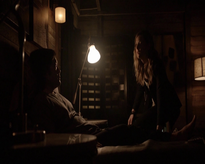 VampireDiariesWorld-dot-nl_7x04ICarryYourHeartWithMe-deletedscenes0036.jpg