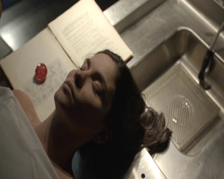VampireDiariesWorld-dot-nl_7x04ICarryYourHeartWithMe-deletedscenes0076.jpg