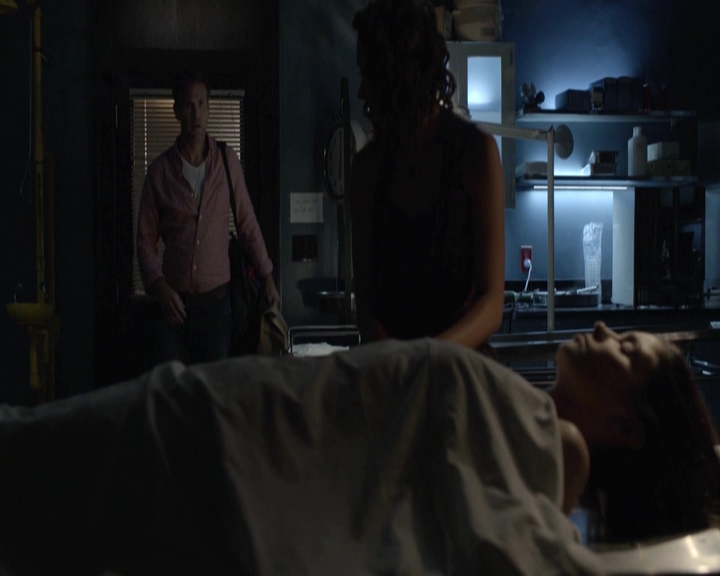 VampireDiariesWorld-dot-nl_7x04ICarryYourHeartWithMe-deletedscenes0086.jpg