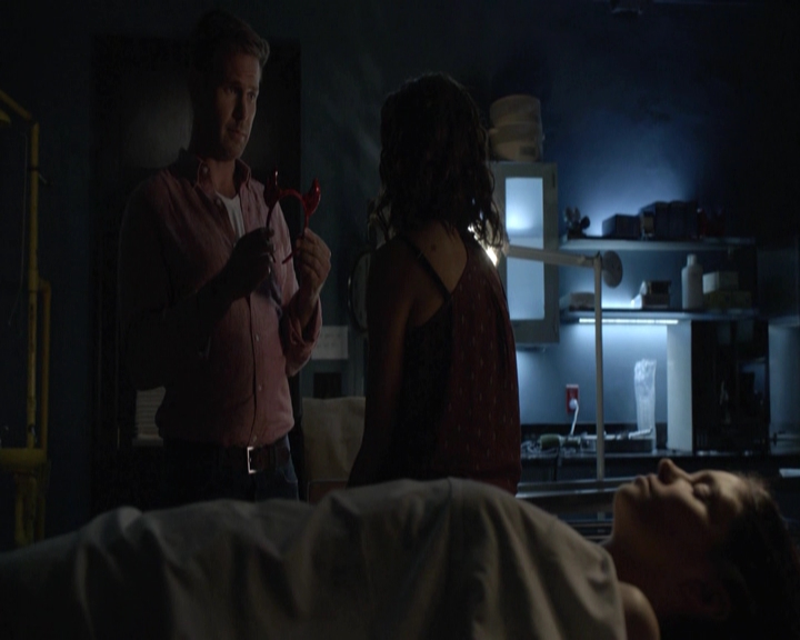 VampireDiariesWorld-dot-nl_7x04ICarryYourHeartWithMe-deletedscenes0099.jpg