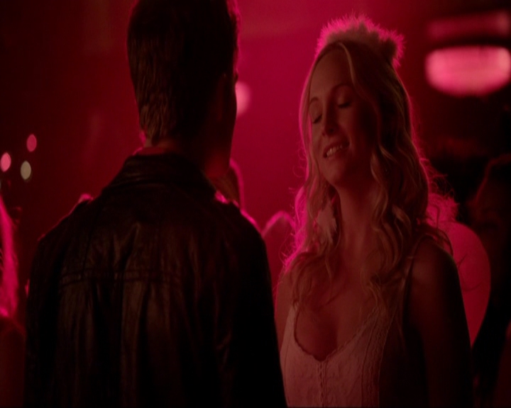 VampireDiariesWorld-dot-nl_7x04ICarryYourHeartWithMe1080.jpg