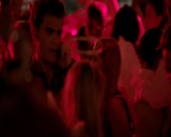 VampireDiariesWorld-dot-nl_7x04ICarryYourHeartWithMe1199.jpg