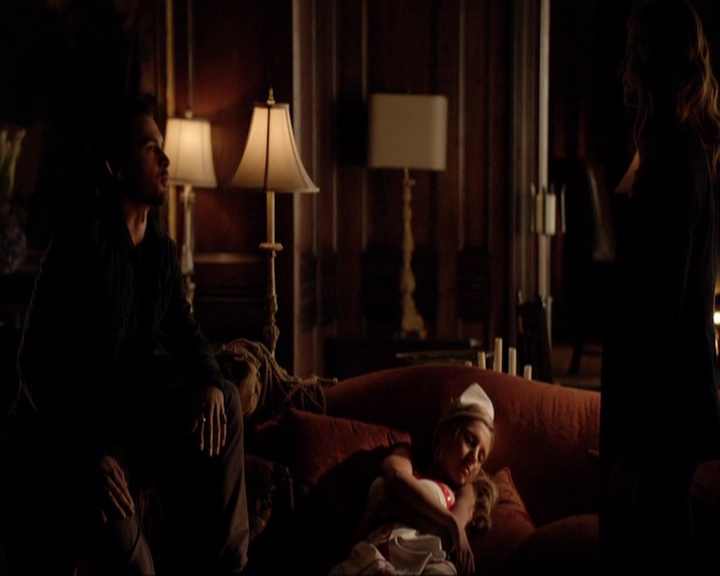 VampireDiariesWorld-dot-nl_7x04ICarryYourHeartWithMe1229.jpg