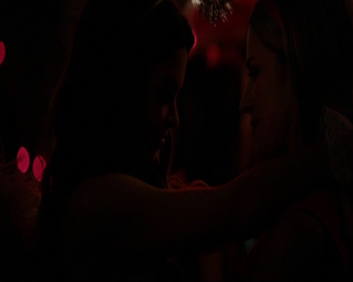 VampireDiariesWorld-dot-nl_7x04ICarryYourHeartWithMe1348.jpg