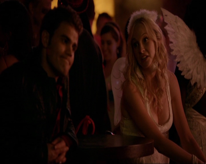 VampireDiariesWorld-dot-nl_7x04ICarryYourHeartWithMe1358.jpg