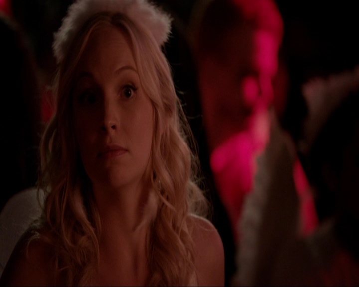 VampireDiariesWorld-dot-nl_7x04ICarryYourHeartWithMe1373.jpg