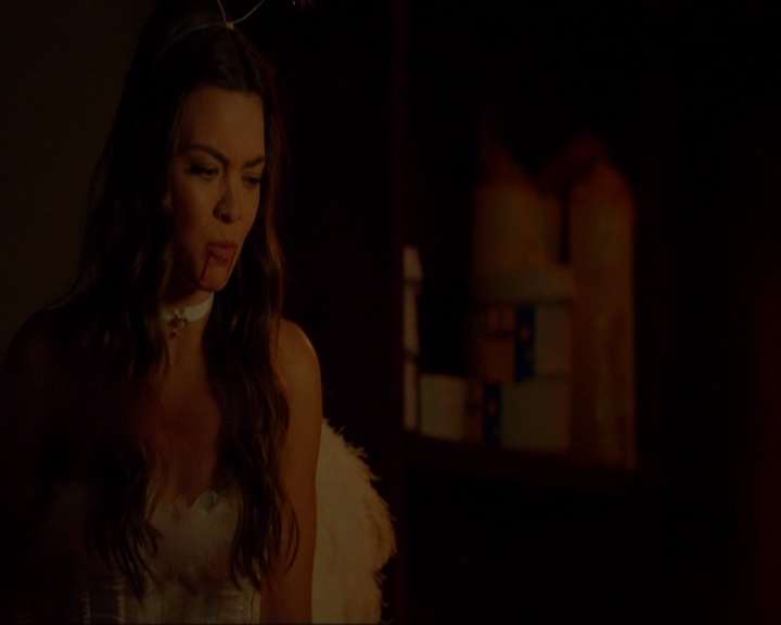 VampireDiariesWorld-dot-nl_7x04ICarryYourHeartWithMe1454.jpg