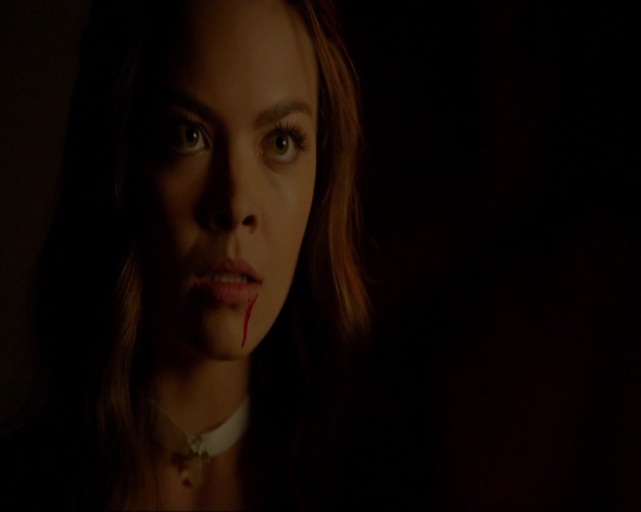 VampireDiariesWorld-dot-nl_7x04ICarryYourHeartWithMe1474.jpg