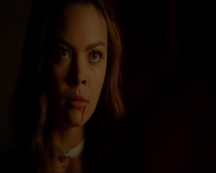 VampireDiariesWorld-dot-nl_7x04ICarryYourHeartWithMe1475.jpg