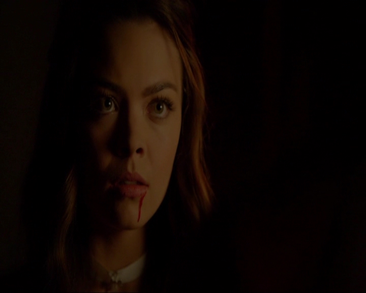 VampireDiariesWorld-dot-nl_7x04ICarryYourHeartWithMe1478.jpg