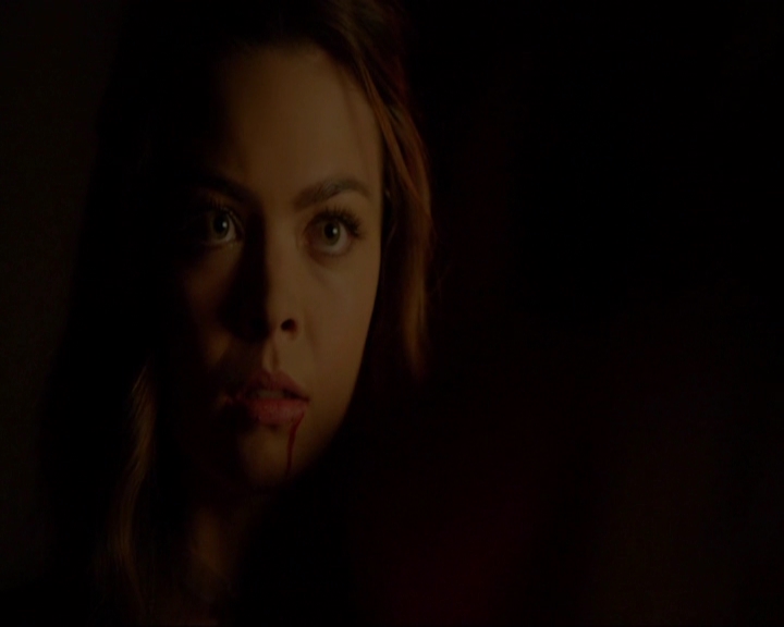 VampireDiariesWorld-dot-nl_7x04ICarryYourHeartWithMe1479.jpg