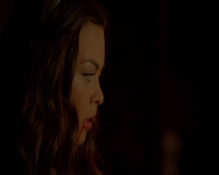 VampireDiariesWorld-dot-nl_7x04ICarryYourHeartWithMe1481.jpg