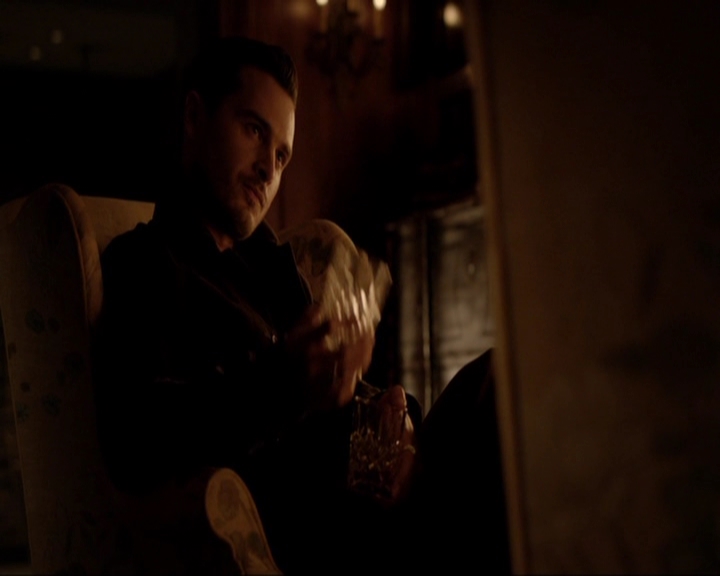 VampireDiariesWorld-dot-nl_7x04ICarryYourHeartWithMe1621.jpg